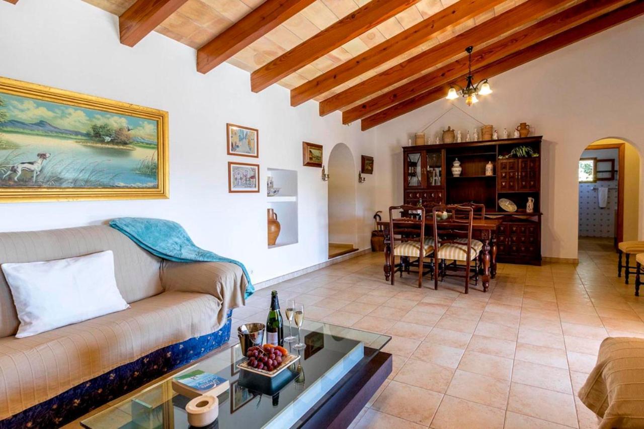 Ferienhaus Charming 3 Bedroomn With Pool In By Renthousing *