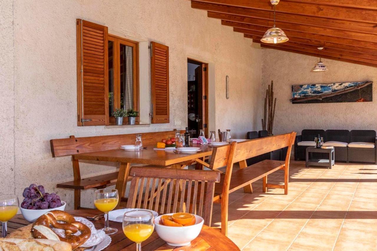 Ferienhaus Charming 3 Bedroomn With Pool In By Renthousing