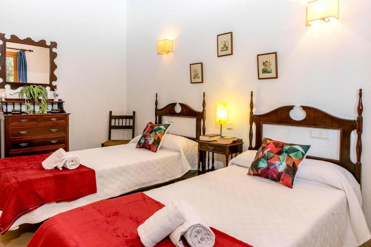 Charming 3 Bedroomn With Pool In By Renthousing Ferienhaus